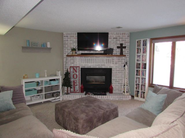 501 S Fairlakes Avenue, Fairmont, MN 56031