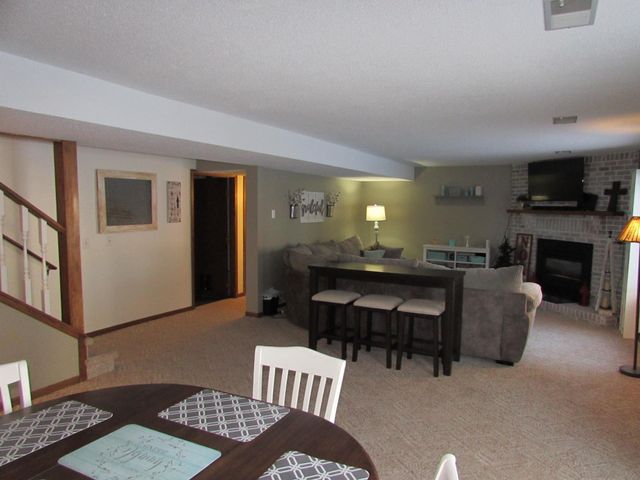 501 S Fairlakes Avenue, Fairmont, MN 56031