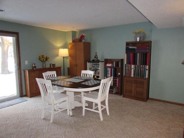 501 S Fairlakes Avenue, Fairmont, MN 56031