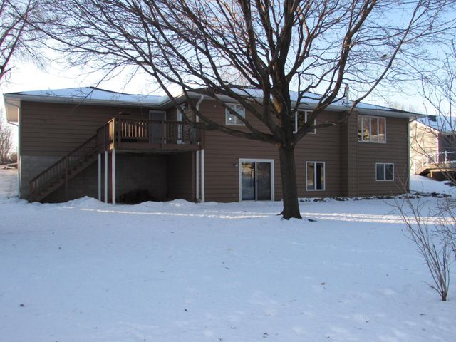 501 S Fairlakes Avenue, Fairmont, MN 56031