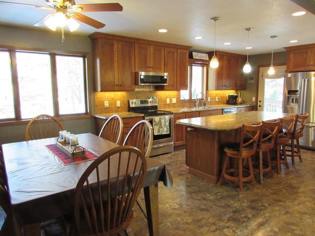 501 S Fairlakes Avenue, Fairmont, MN 56031