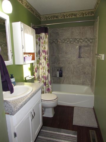 501 S Fairlakes Avenue, Fairmont, MN 56031