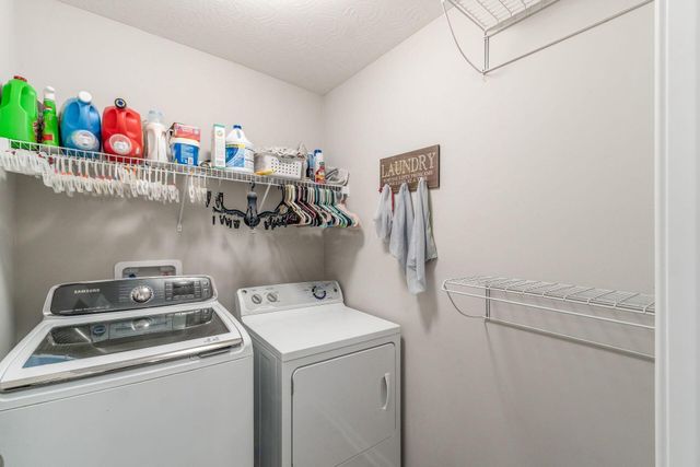 213 Red Oak Pass, Commercial Point, OH 43116
