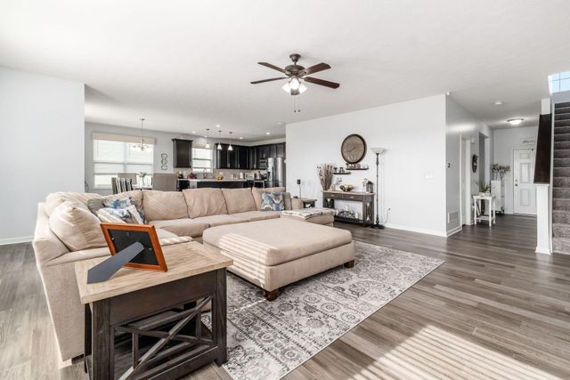 213 Red Oak Pass, Commercial Point, OH 43116