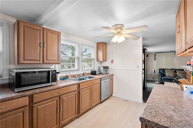 221 Weymouth Road, Syracuse, NY 13205