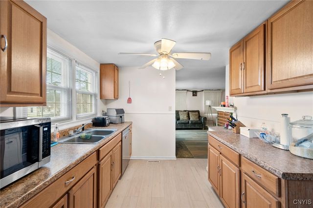 221 Weymouth Road, Syracuse, NY 13205