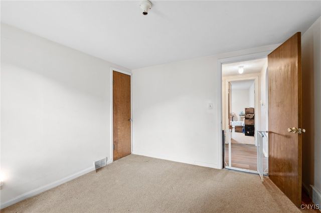 221 Weymouth Road, Syracuse, NY 13205