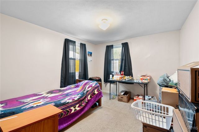 221 Weymouth Road, Syracuse, NY 13205