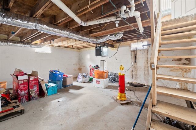 221 Weymouth Road, Syracuse, NY 13205