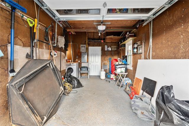 221 Weymouth Road, Syracuse, NY 13205