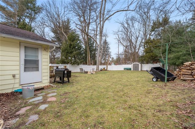 221 Weymouth Road, Syracuse, NY 13205