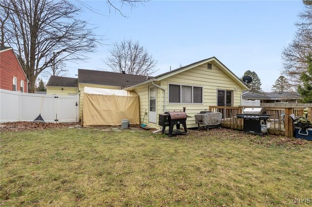 221 Weymouth Road, Syracuse, NY 13205