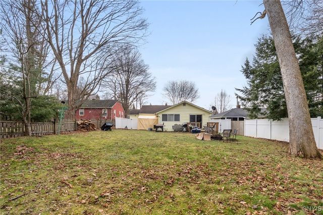 221 Weymouth Road, Syracuse, NY 13205