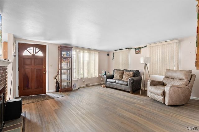 221 Weymouth Road, Syracuse, NY 13205