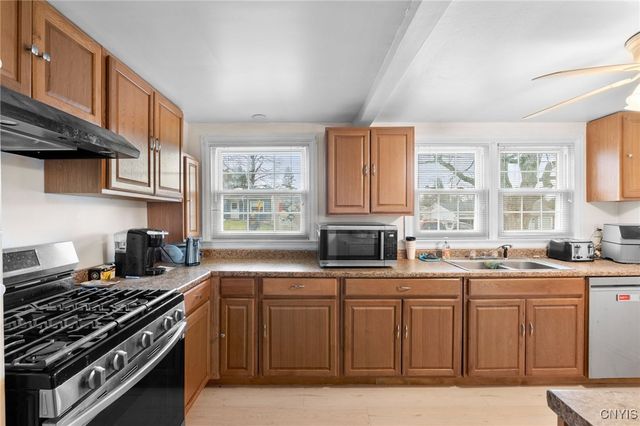 221 Weymouth Road, Syracuse, NY 13205