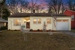 221 Weymouth Road, Syracuse, NY 13205