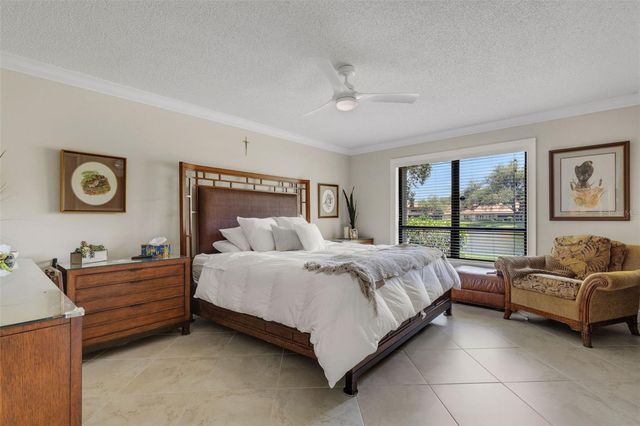 3902 WILSHIRE DRIVE 98, Sarasota, FL 34238