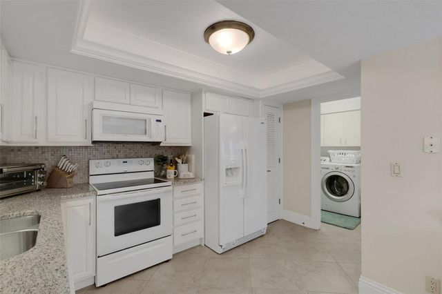3902 WILSHIRE DRIVE 98, Sarasota, FL 34238