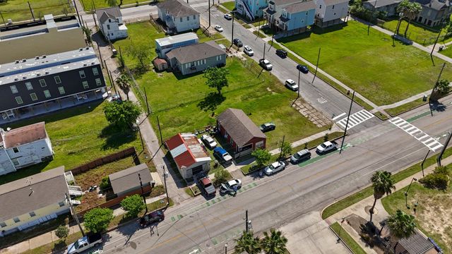 2820 Winnie Street, Galveston, TX 77550