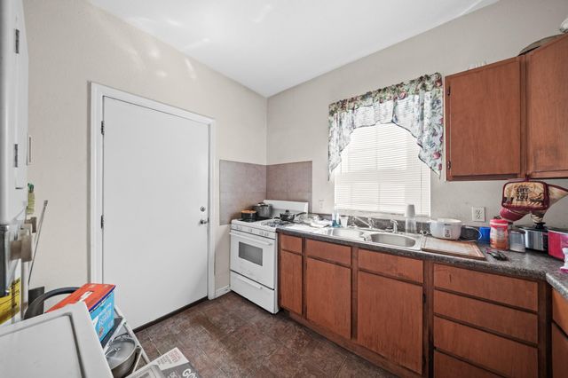 2820 Winnie Street, Galveston, TX 77550