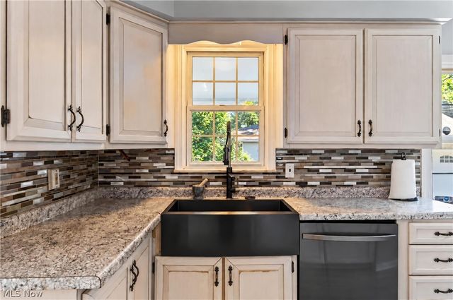 1960 Seneca Road, Euclid, OH 44117