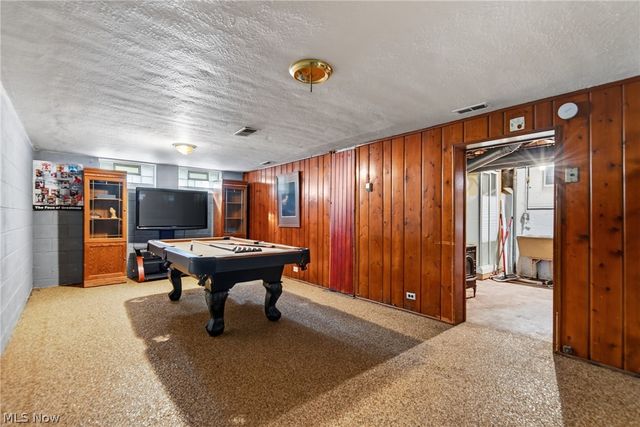 1960 Seneca Road, Euclid, OH 44117