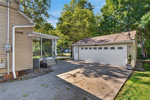 1960 Seneca Road, Euclid, OH 44117