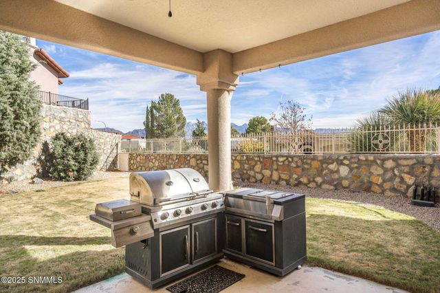 3827 Yellowstone Drive, Las Cruces, NM 88011