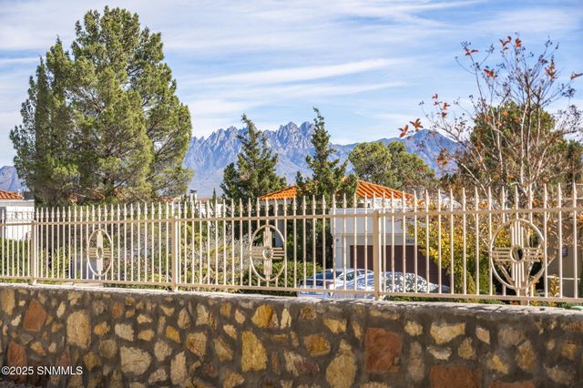 3827 Yellowstone Drive, Las Cruces, NM 88011