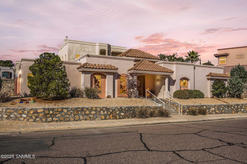 3827 Yellowstone Drive, Las Cruces, NM 88011