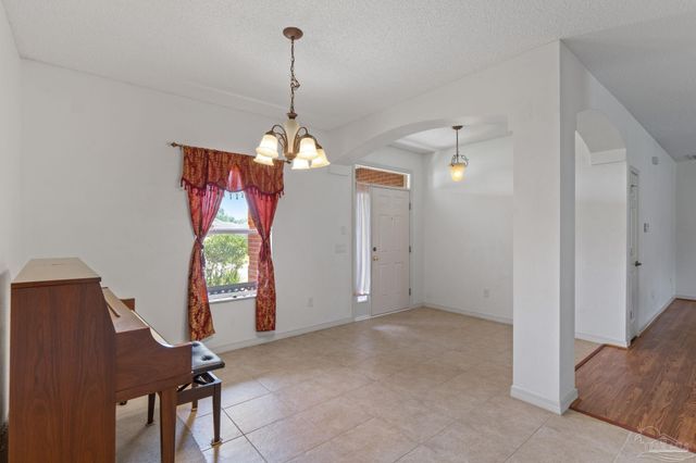 6018 Patch Ln, Pensacola, FL 32526
