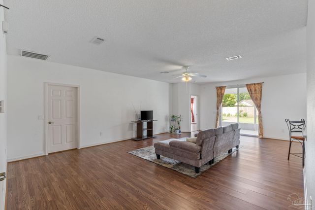 6018 Patch Ln, Pensacola, FL 32526