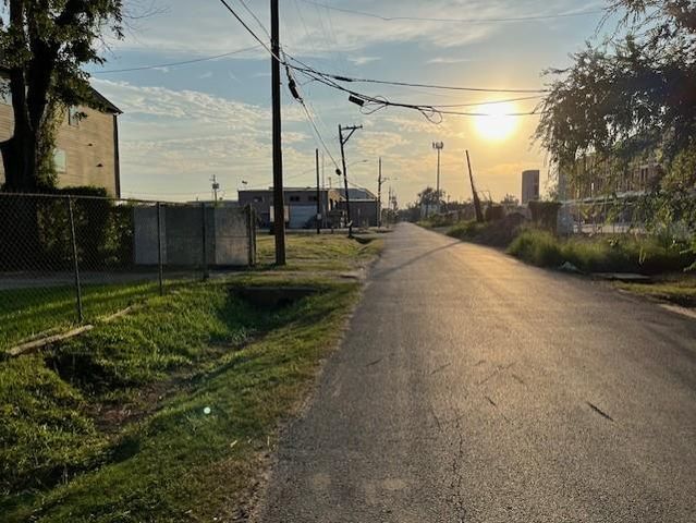 1611 Sylvester Road, Houston, TX 77009