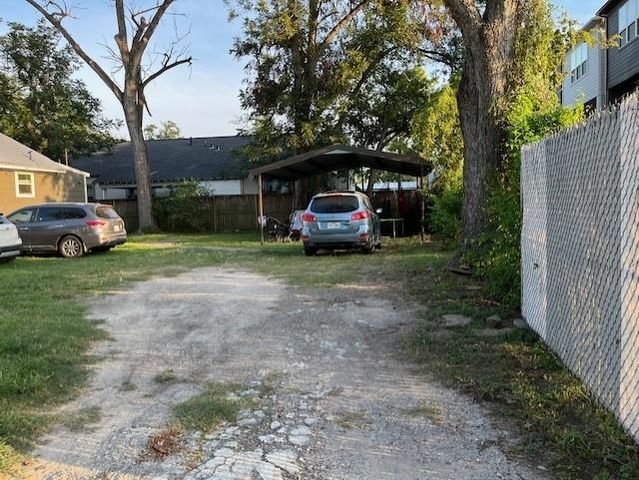 1611 Sylvester Road, Houston, TX 77009