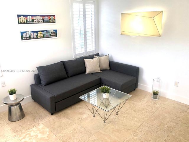 826 7th St 3, Miami Beach, FL 33139