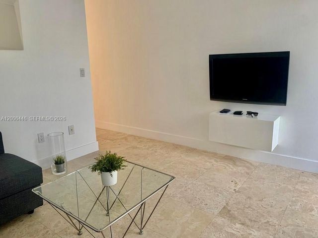 826 7th St 3, Miami Beach, FL 33139