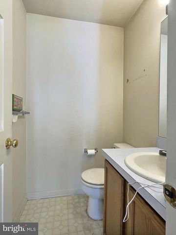 38 MAGNOLIA CT, Bordentown, NJ 08505