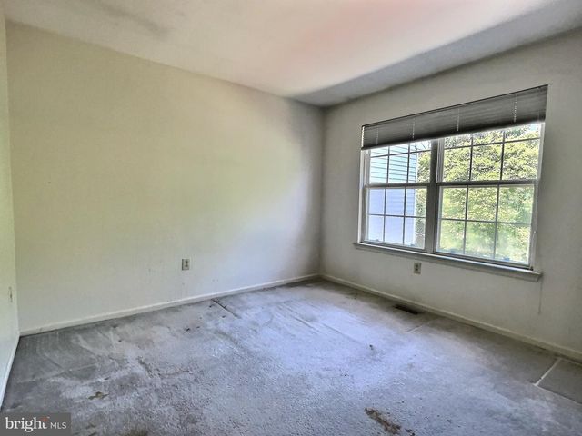 38 MAGNOLIA CT, Bordentown, NJ 08505