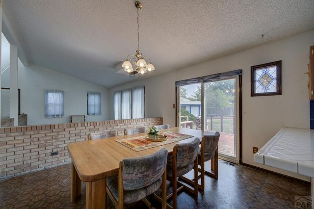 14 Crested Hill Ct., Pueblo, CO 81008