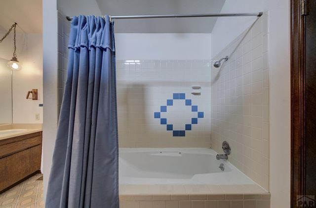 14 Crested Hill Ct., Pueblo, CO 81008