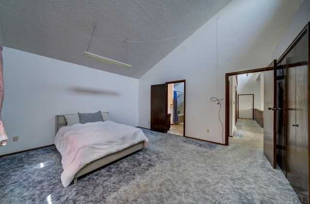 14 Crested Hill Ct., Pueblo, CO 81008