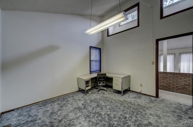 14 Crested Hill Ct., Pueblo, CO 81008