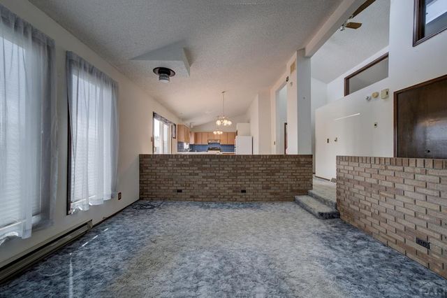 14 Crested Hill Ct., Pueblo, CO 81008