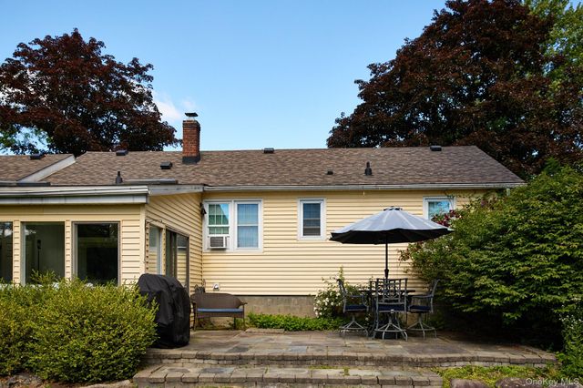 228 State Route 32 S, New Paltz, NY 12561