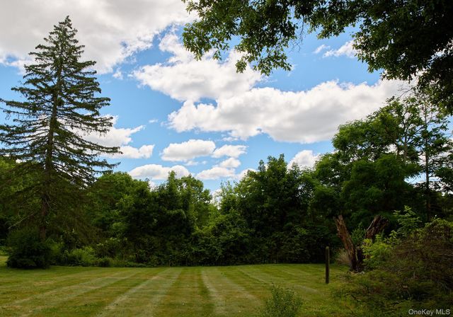 228 State Route 32 S, New Paltz, NY 12561