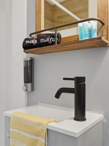 711 Louisa St, Mt Oliver, PA 15210