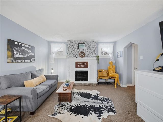 711 Louisa St, Mt Oliver, PA 15210