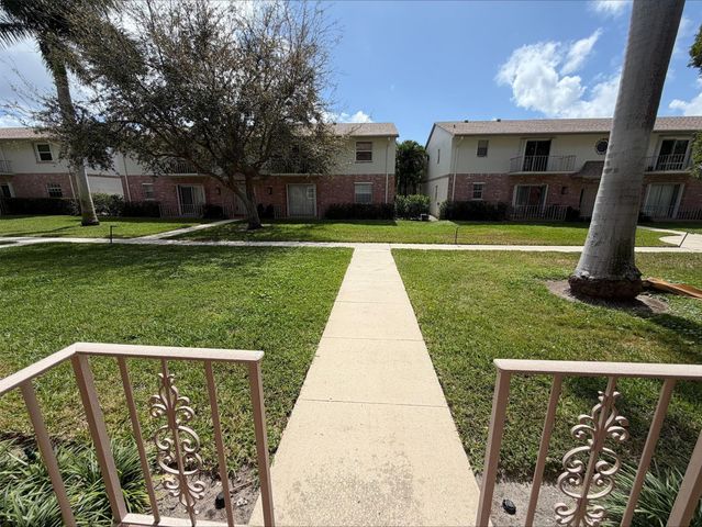 2017 S Seacrest Boulevard D, Boynton Beach, FL 33435