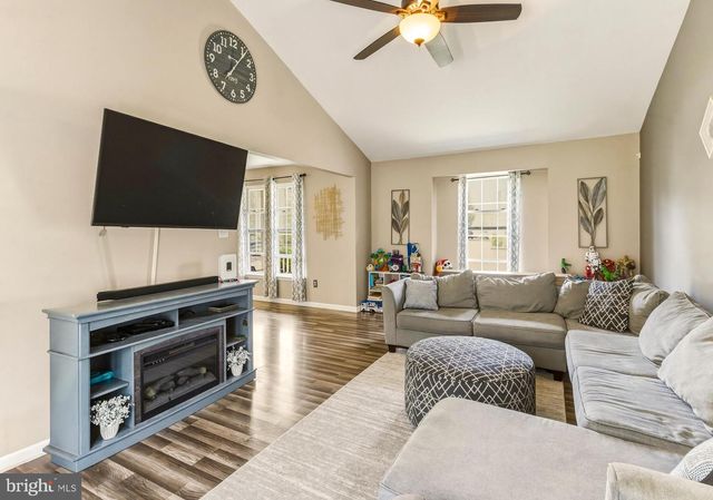 584 LANTERN WAY, Franklinville, NJ 08322