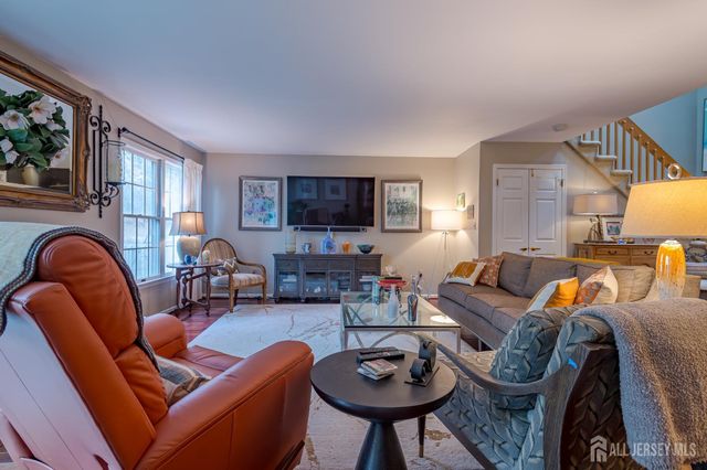 32 Springwood Court, South Brunswick, NJ 08540